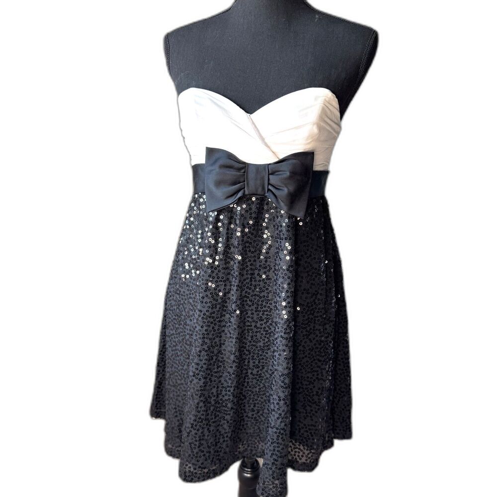 Size 8 Y2K VTG Betsey Johnson Evening silk babydoll empire waist dress (10438)